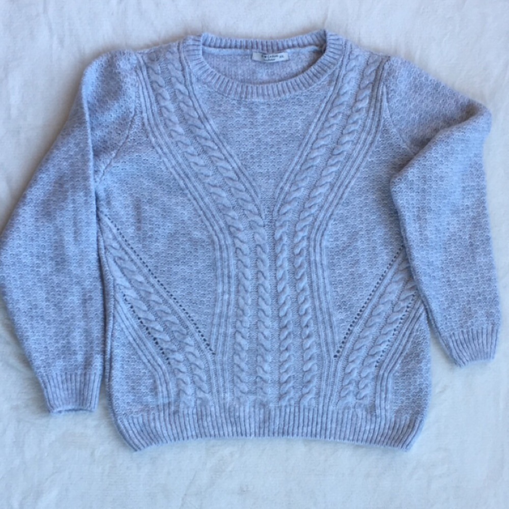 Women Sweater ♾